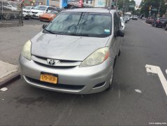 2006 Toyota sienna LE 7 490