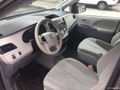 2014 Toyota sienna 8 61